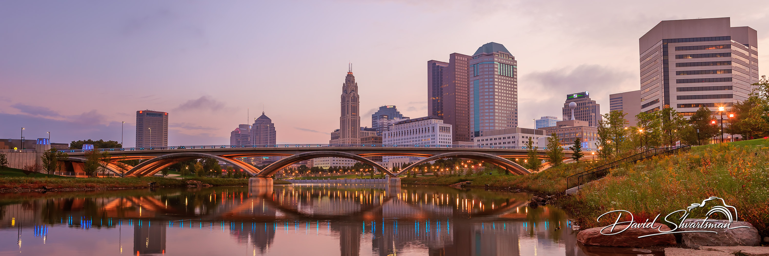 Downtown Columbus Skyline and Main Street Bridge at Twilight, Columbus, Ohio, USA, Columbus, Ohio